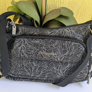 Baggallini Black Floral-Print Crossbody Bag